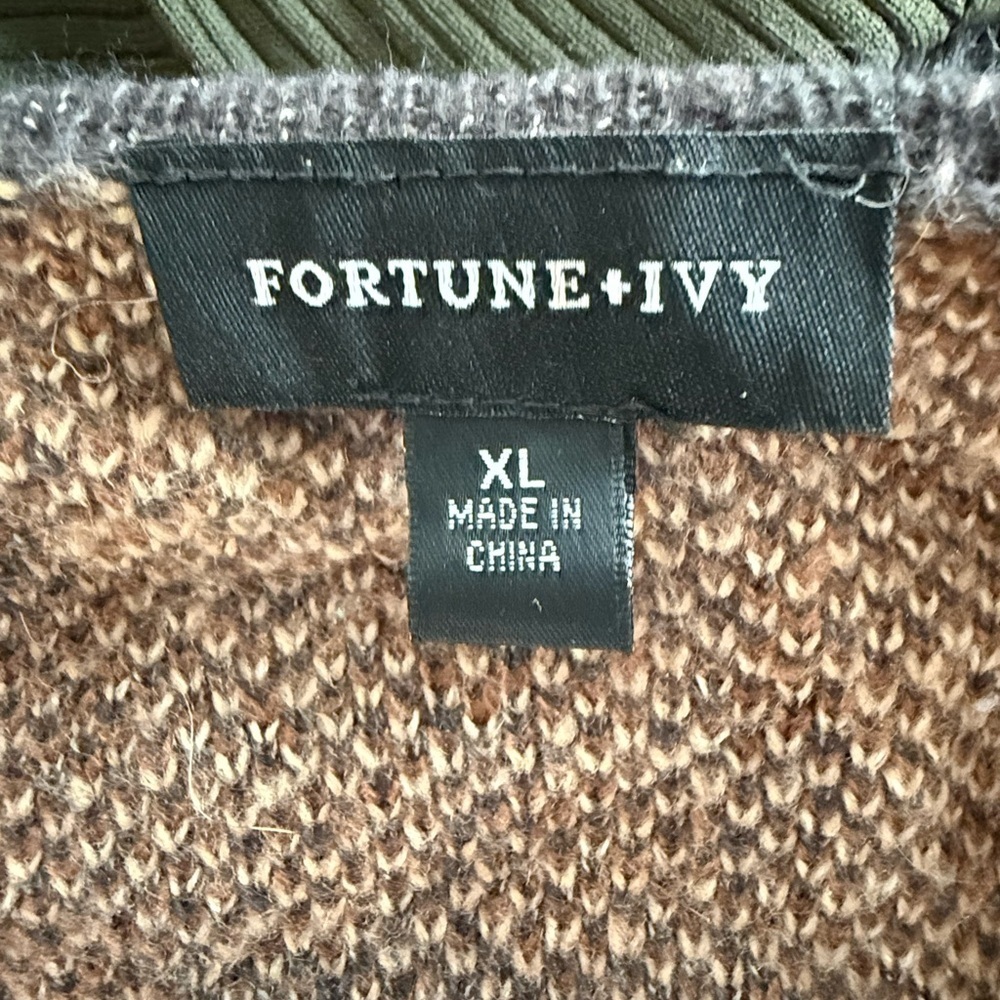 Cozy Plaid Women's Cardigan - Brown and Black size xl bought from stitch fix - Picture 6 of 7